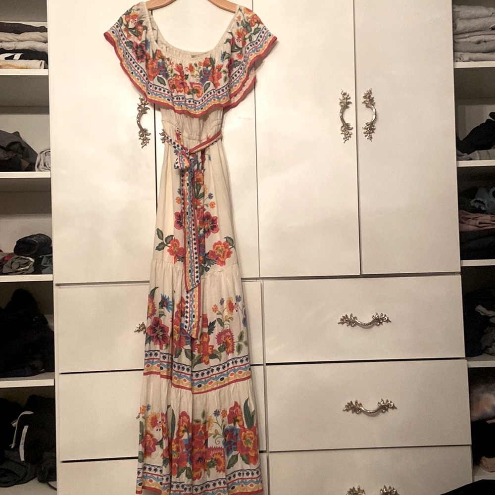New! Floral festive maxi dress! Summer!!